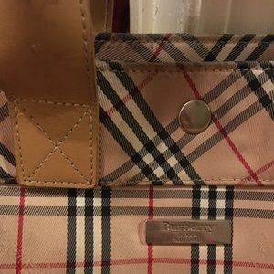 Burberry purse